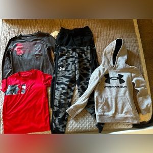 Boys Under Armour Bundle - Size 7/youth Small